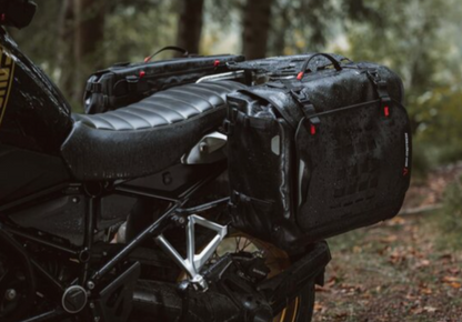 SysBag WP L con piatto adattatore sinistro 27-40 litri. Imperm. Per telai lat./portabag.