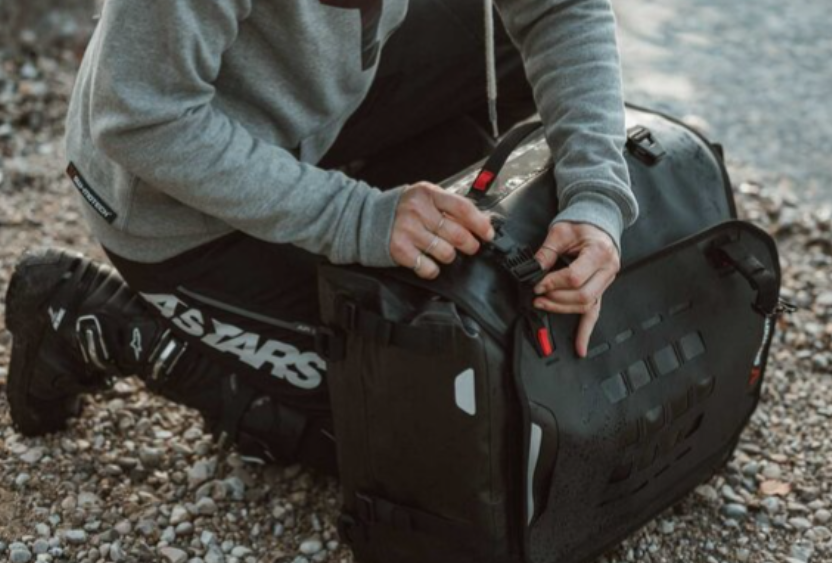 SysBag WP L con piatto adattatore sinistro 27-40 litri. Imperm. Per telai lat./portabag.