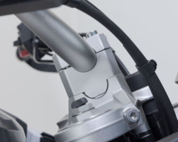 Riser manubrio A=30 mm. Argento. BMW F 850 GS/Adv, F 900 GS.